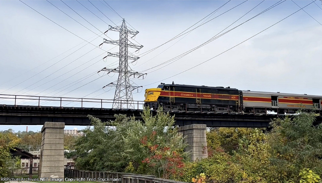 CVSR 6777 now leads train 14 north.